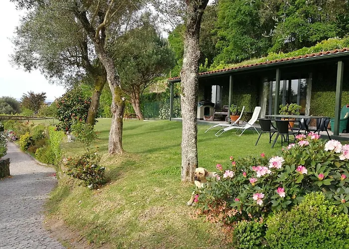 Шале Casas Da Tapada Briteiros Casa Dos Ficos Гимарайнш