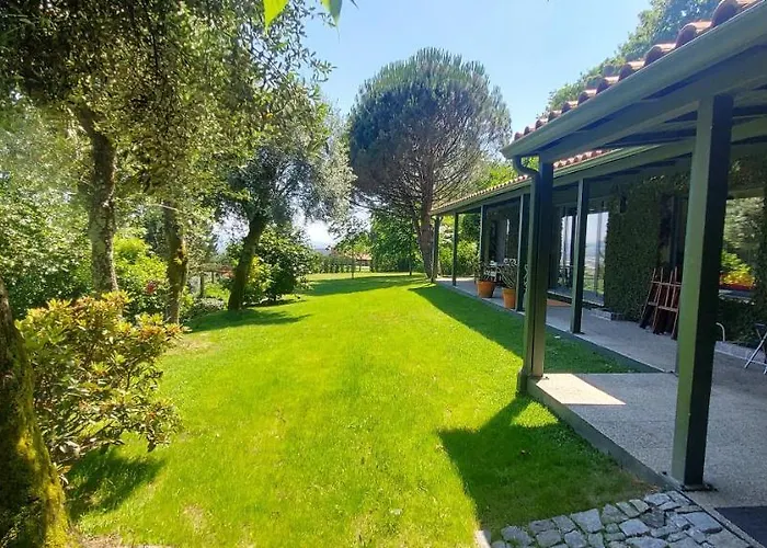 Casas Da Tapada Briteiros Casa Dos Ficos Гимарайнш